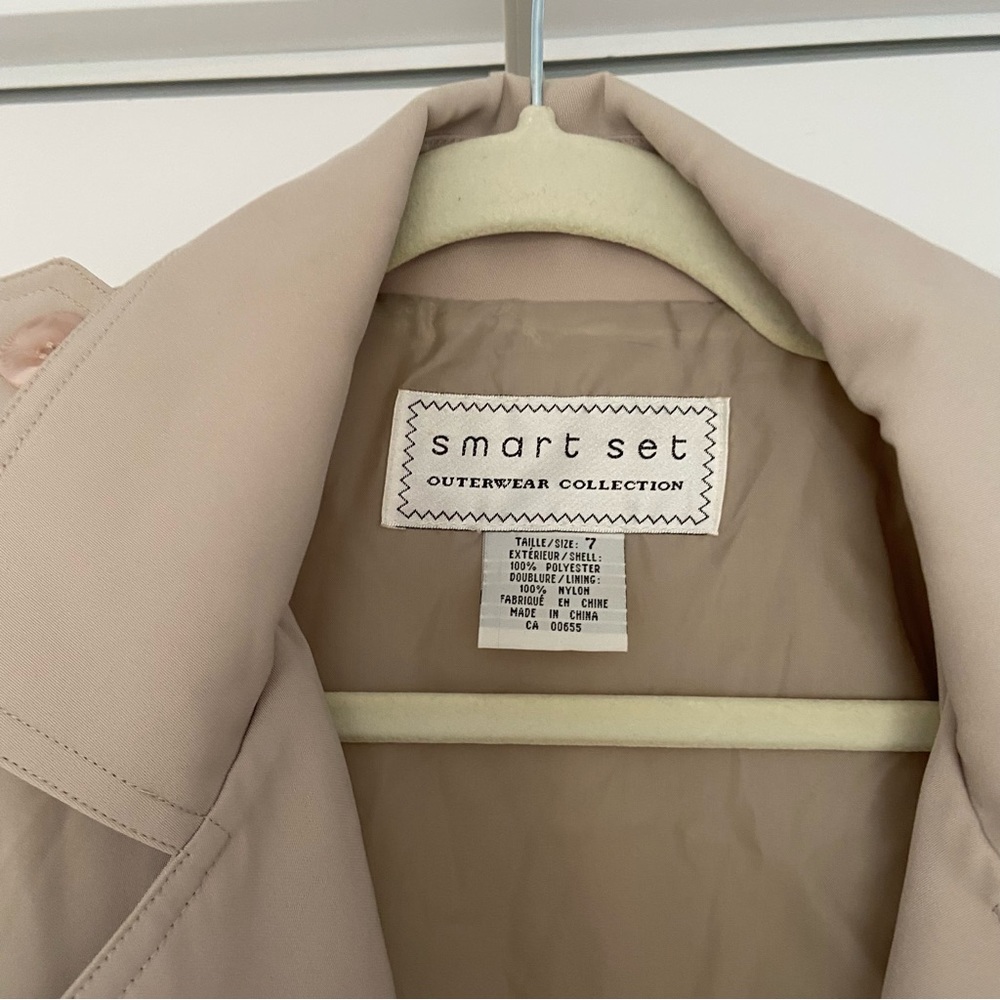 VINTAGE Beige Belted Trench Coat -Size 7 - Picture 9 of 10